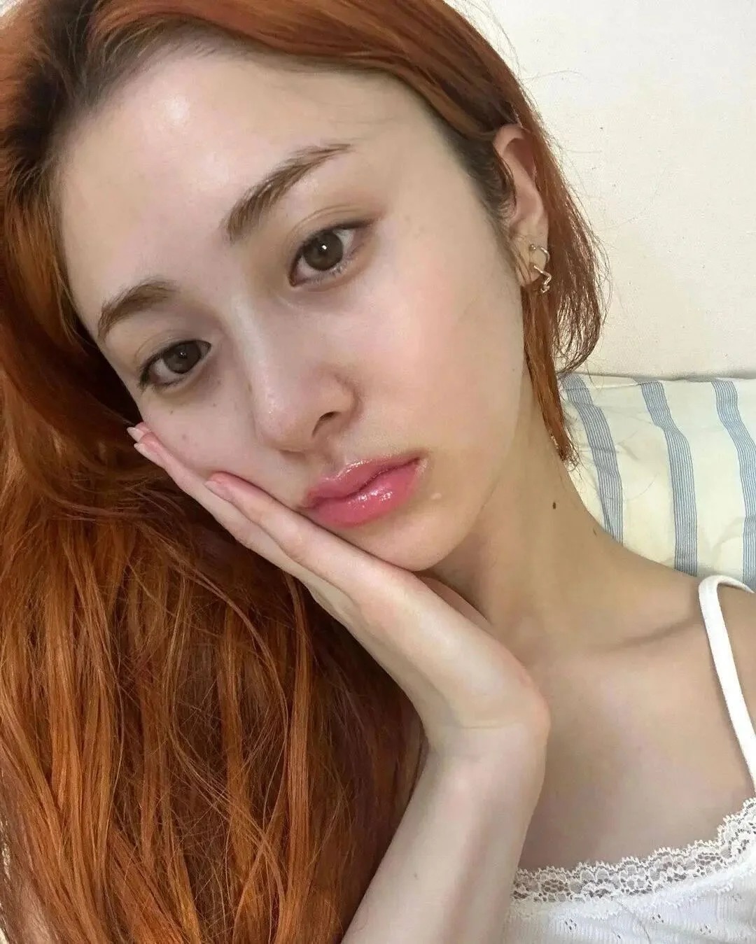 堅持使用,會發現黑眼圈肉眼可見地變淺。